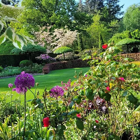 In Near War Museum And Zoo 빌라 *