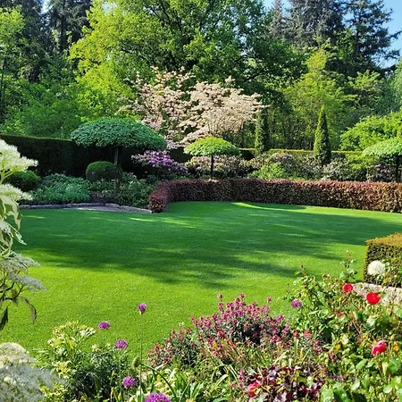 In Near War Museum And Zoo Villa *