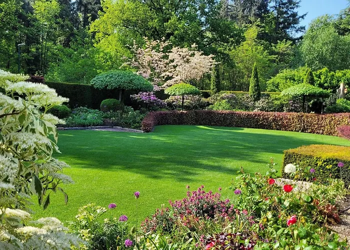 In Near War Museum And Zoo Villa *